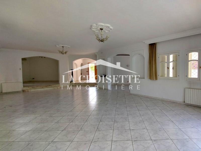 Villa S+4 à Gammarth